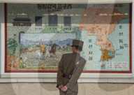 REPORTAGE - Soldatinnen und Soldaten prägen das Alltagsbild in Nordkorea