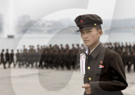 REPORTAGE - Soldatinnen und Soldaten prägen das Alltagsbild in Nordkorea