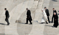 NEWS - Vatikan: Mittwochsaudienz des Papstes auf dem Petersplatz