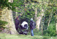 EXKLUSIV - Janet Jackson mit Baby Eissa im Park in London