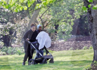 EXKLUSIV - Janet Jackson mit Baby Eissa im Park in London