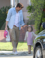 EXKLUSIV - Ashton Kutcher mit seiner Tochter Wyatt in Studio City unterwegs