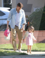 EXKLUSIV - Ashton Kutcher mit seiner Tochter Wyatt in Studio City unterwegs
