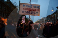 NEWS - Ungarn: Tausende protestieren auf der Strasse