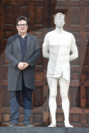 NEWS - Mark Wallinger's Statue "Ecce Homo" steht nun vor der St.Pauls Cathedral