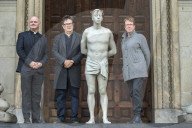 NEWS - Mark Wallinger's Statue "Ecce Homo" steht nun vor der St.Pauls Cathedral