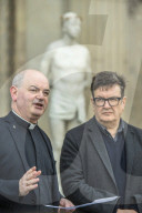 NEWS - Mark Wallinger's Statue "Ecce Homo" steht nun vor der St.Pauls Cathedral