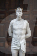 NEWS - Mark Wallinger's Statue "Ecce Homo" steht nun vor der St.Pauls Cathedral