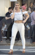 EXKLUSIV - Lady Kitty Spencer in Chelsea unterwegs