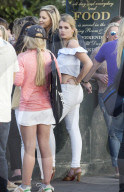EXKLUSIV - Lady Kitty Spencer in Chelsea unterwegs
