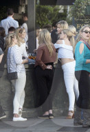 EXKLUSIV - Lady Kitty Spencer in Chelsea unterwegs
