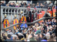 NEWS - Karfreitag: Passionsspiel am Trafalgar Square in London