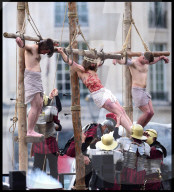 NEWS - Karfreitag: Passionsspiel am Trafalgar Square in London