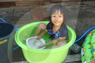 NEWS - Songkran: Thailand feiert Neujahr mit Wasserschlachten