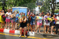 NEWS - Songkran: Thailand feiert Neujahr mit Wasserschlachten