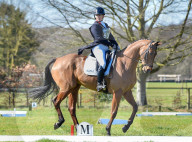 PEOPLE - Royale Cousinen: Savannah und Isla Phillips mit Mia Grace Tindall an den Gatcombe Horse Trails