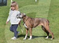 PEOPLE - Royale Cousinen: Savannah und Isla Phillips mit Mia Grace Tindall an den Gatcombe Horse Trails