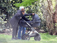 EXKLUSIV - Janet Jackson mit Baby Eissa im Park in London