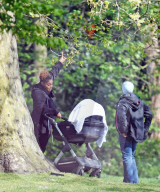 EXKLUSIV - Janet Jackson mit Baby Eissa im Park in London