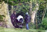 EXKLUSIV - Janet Jackson mit Baby Eissa im Park in London