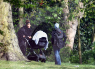 EXKLUSIV - Janet Jackson mit Baby Eissa im Park in London
