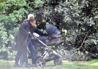 EXKLUSIV - Janet Jackson mit Baby Eissa im Park in London