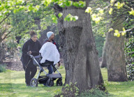 EXKLUSIV - Janet Jackson mit Baby Eissa im Park in London