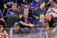 PEOPLE - Promis am New York Rangers Game