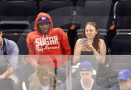 PEOPLE - Promis am New York Rangers Game