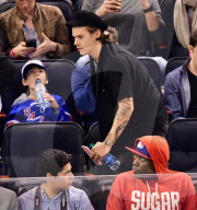 PEOPLE - Promis am New York Rangers Game