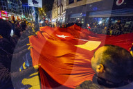NEWS - Türkei feiert das Abstimmungsresultat des Referendums