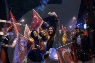 NEWS - TÃ¼rkei Referendum: PrÃ¤sident Erdogan dankt seinen AnhÃ¤ngern