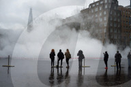 NEWS - Fujiko Nakaya's Nebel-Ausstellung in der Tate Modern in London