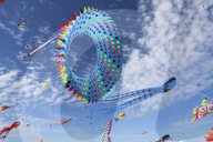 FEATURE - Drachenfestival in Adelaide