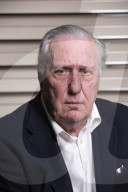 PORTRAIT - Frederick Forsyth