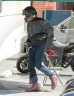 PEOPLE - Bradley Cooper mit dem Töff in LA unterwegs