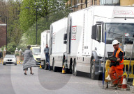 EXKLUSIV - Dreharbeiten zu 'The Crown' in East London