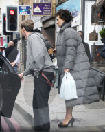 EXKLUSIV - Dreharbeiten zu 'The Crown' in East London