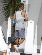 EXKLUSIV - Justin Bieber sonnt sich am Pool in Miami