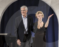 EXKLUSIV - Sky Du Mont und Christine Schütze bei der Lesung BeziehungsWeisen in Bad Saulgau