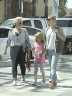 EXKLUSIV - Cameron Diaz mit ihrer Schwester und ihrer Nichte in Seal Beach unterwegs