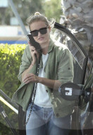 EXKLUSIV - Cameron Diaz mit ihrer Schwester und ihrer Nichte in Seal Beach unterwegs