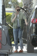 EXKLUSIV - Cameron Diaz mit ihrer Schwester und ihrer Nichte in Seal Beach unterwegs