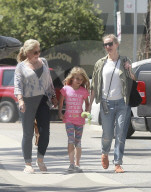 EXKLUSIV - Cameron Diaz mit ihrer Schwester und ihrer Nichte in Seal Beach unterwegs