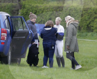 EXKLUSIV - Zara Tindall fällt vom Pferd in Norfolk