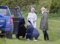 EXKLUSIV - Zara Tindall fällt vom Pferd in Norfolk