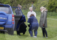 EXKLUSIV - Zara Tindall fällt vom Pferd in Norfolk