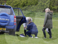 EXKLUSIV - Zara Tindall fällt vom Pferd in Norfolk