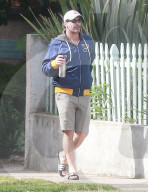 EXKLUSIV - Jon Hamm in Los Feliz unterwegs