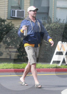 EXKLUSIV - Jon Hamm in Los Feliz unterwegs